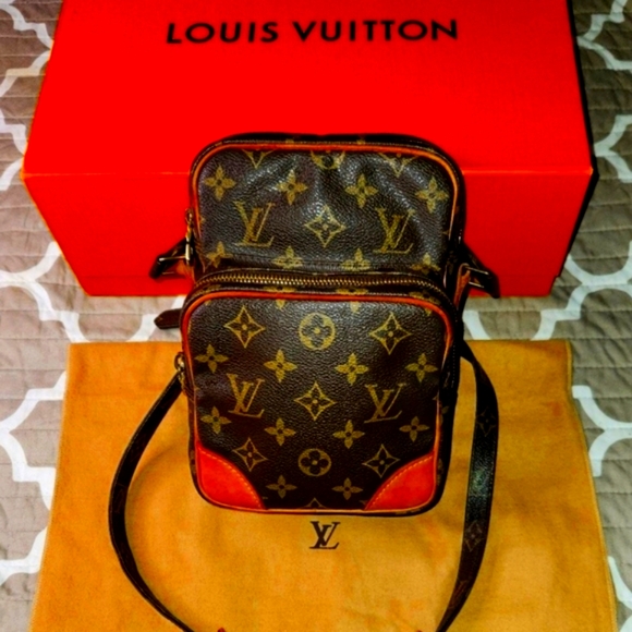 Louis Vuitton Handbags - Louis Vuitton Danube Crossbody Bag DATE STAMPED TH0052 w/COA